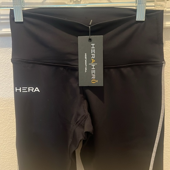 Hera Hero 2pc Women's workout Leggings & top in White /Black. NWT - Picture 7 of 15